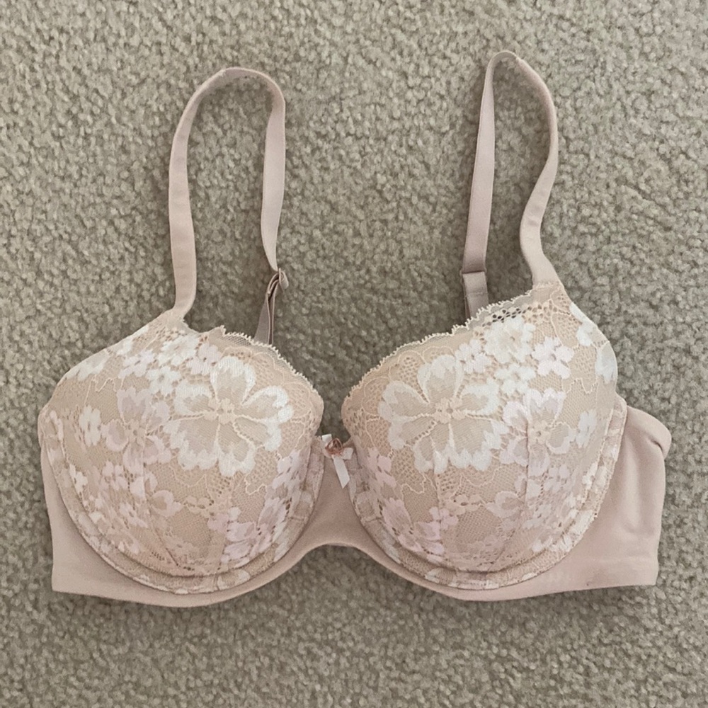 Victoria’s Secret Angel lace bra 34D